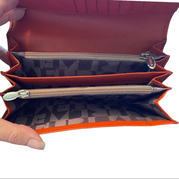 **SOLD**EUC Furla Bifold Accordion Style Snap Wallet - Picture 4 of 5